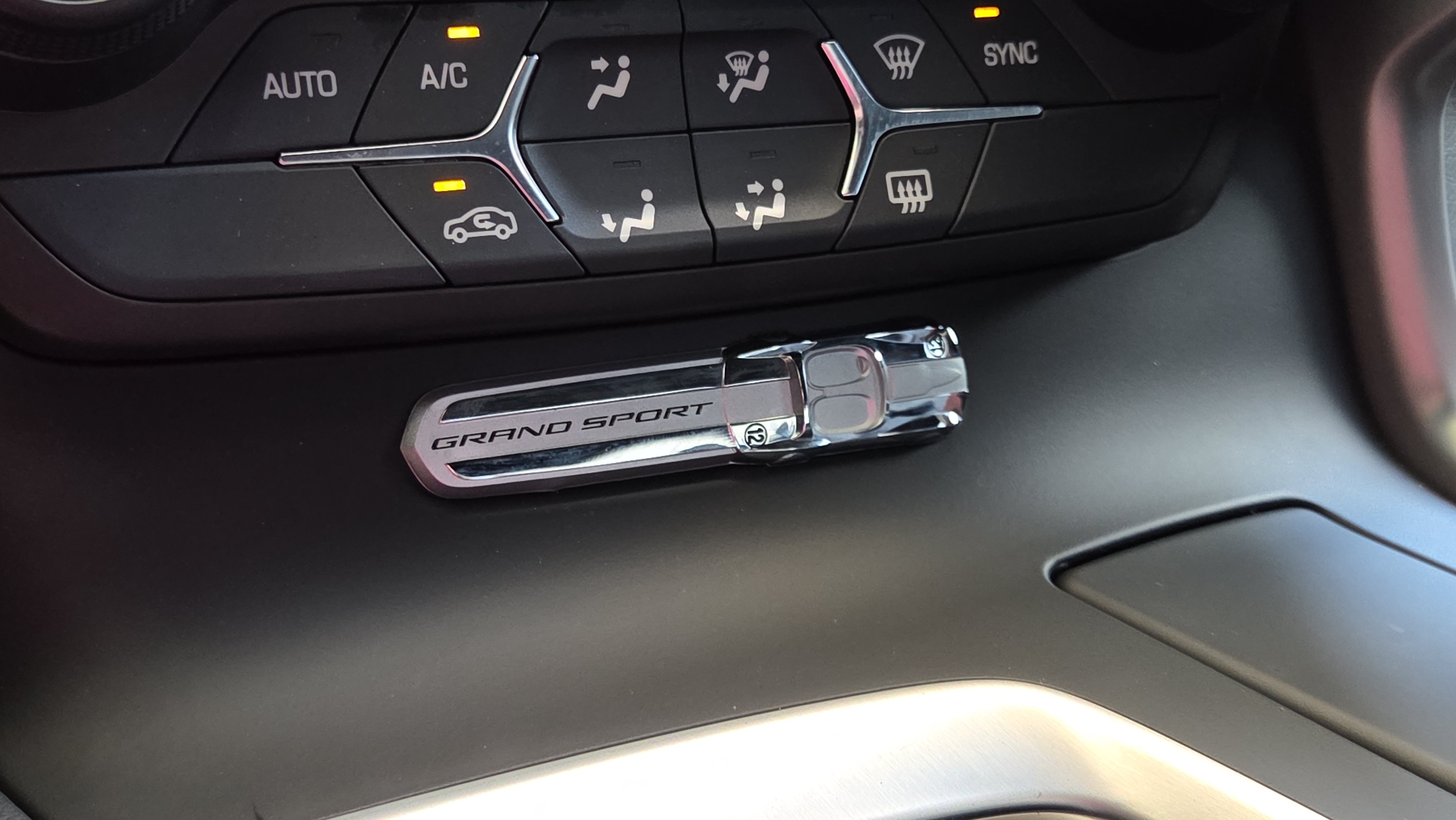 Used 2019 Chevrolet Corvette Grand Sport w/ Carbon Flash Badge Package RWD image 20