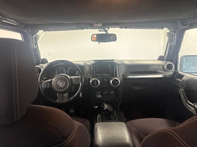 Used 2014 Jeep Wrangler Unlimited Rubicon w/ Max Tow Package AWD/4WD image 19