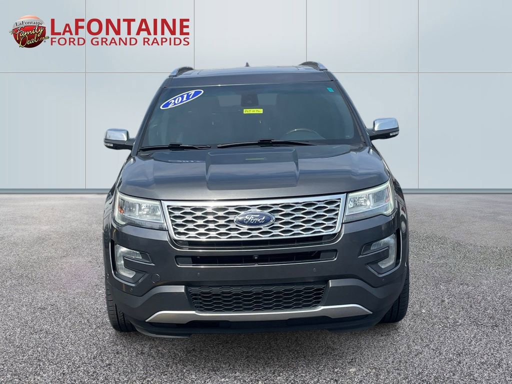 Used 2017 Ford Explorer Platinum image 2