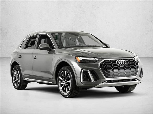 Used 2023 Audi Q5 2.0T Prestige w/ Prestige Package image 3