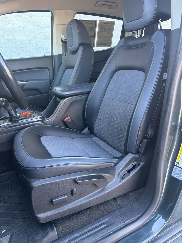 Used 2017 Chevrolet Colorado Z71 AWD/4WD image 10