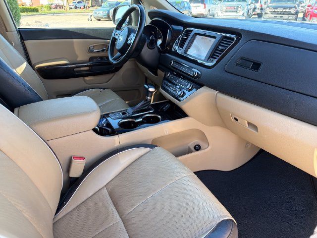 Used 2020 Kia Sedona SX FWD image 24