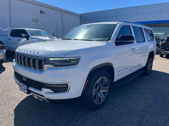 Used 2024 Jeep Wagoneer L Series II AWD/4WD image 2