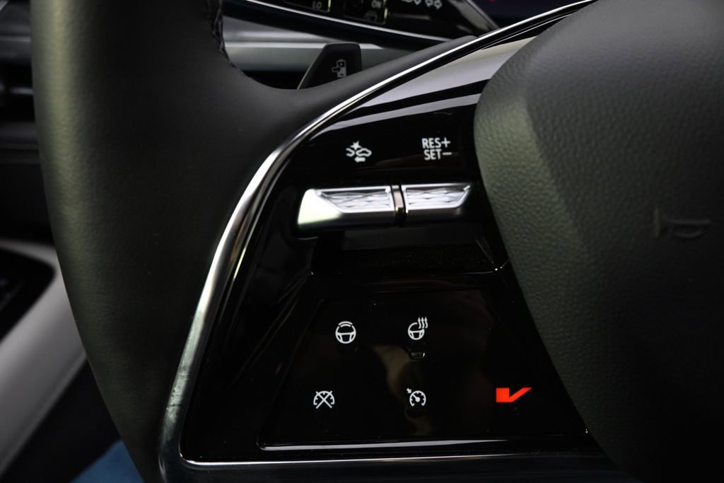 New 2025 Cadillac Escalade IQ Sport 1 w/ LPO, ONYX Package image 33