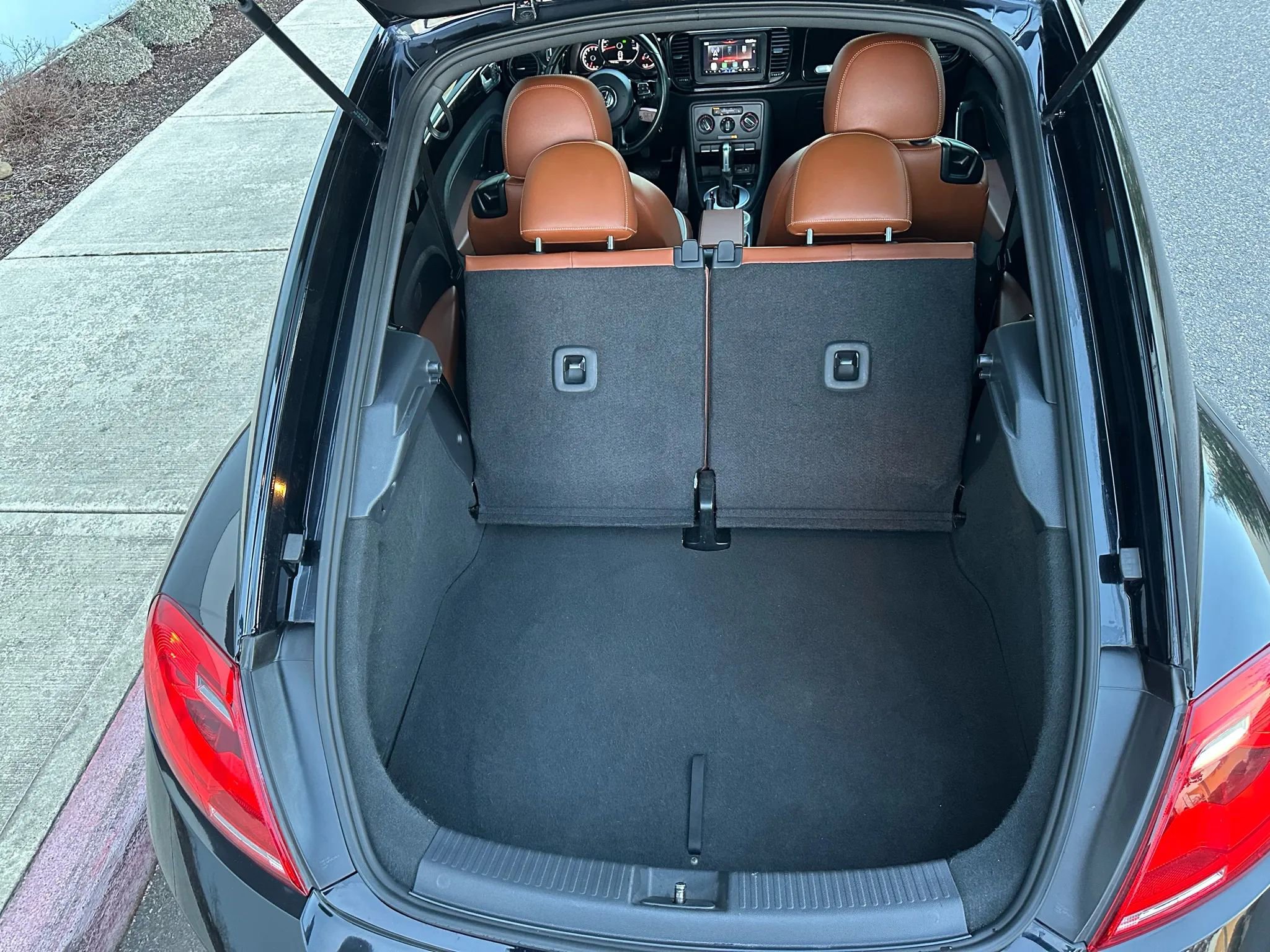 Used 2016 Volkswagen Beetle 1.8T Classic FWD image 23