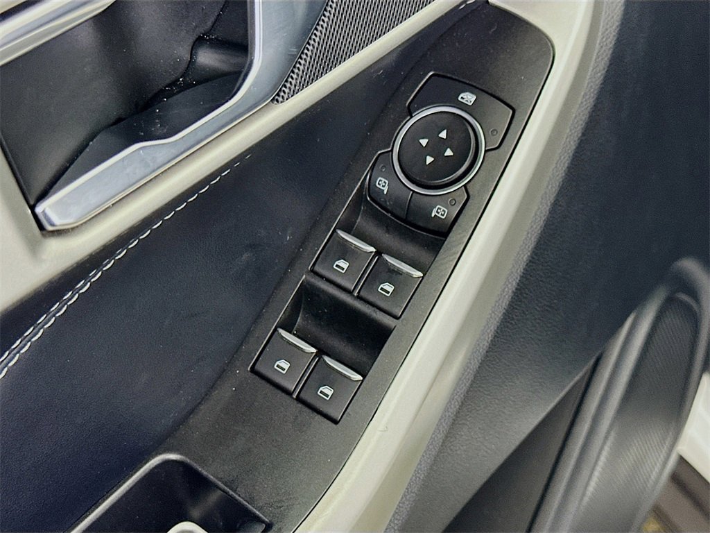 Used 2020 Ford Explorer XLT w/ Equipment Group 202A image 21