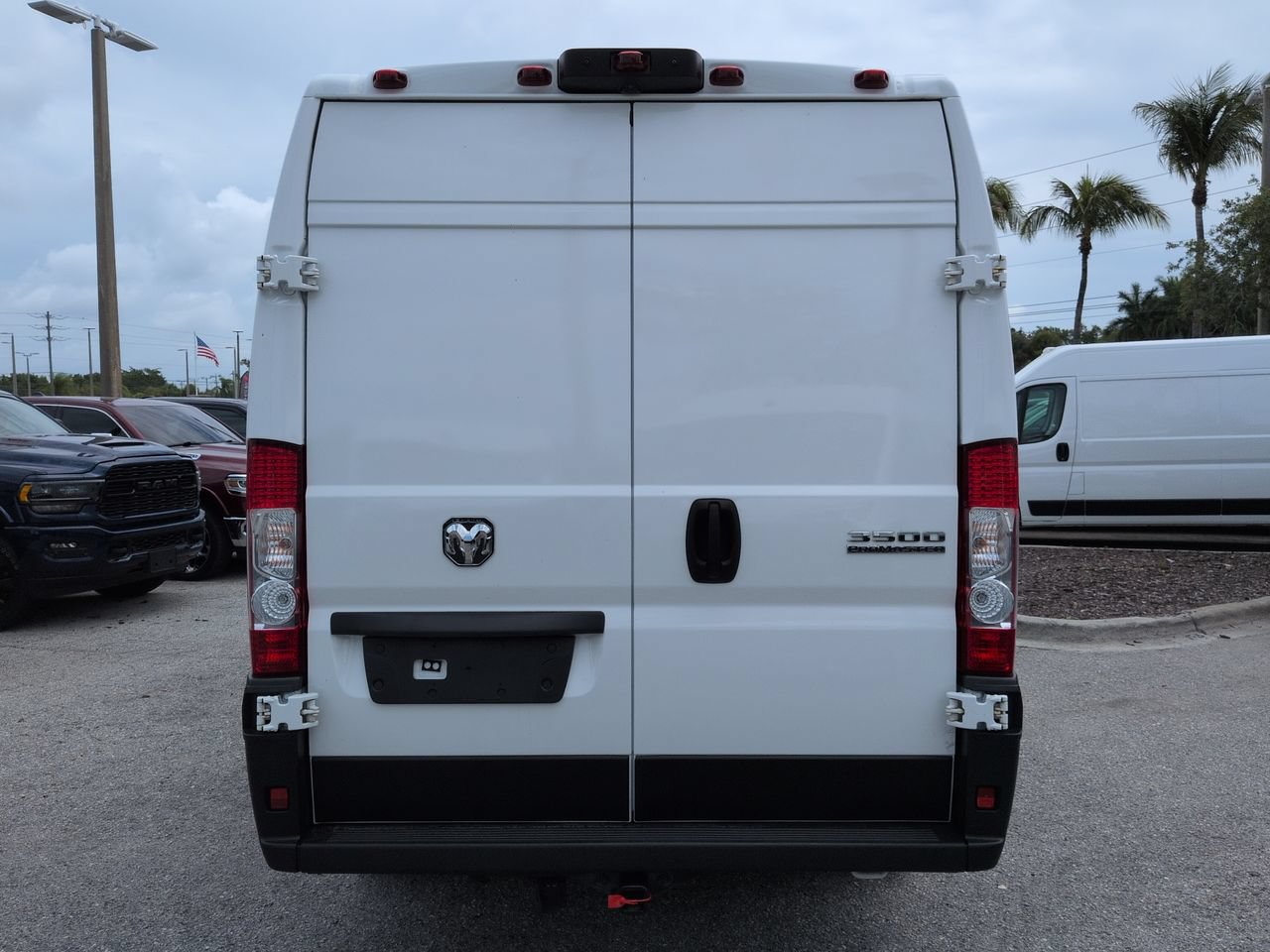 Used 2025 RAM ProMaster 3500 w/ Convenience Group FWD image 6