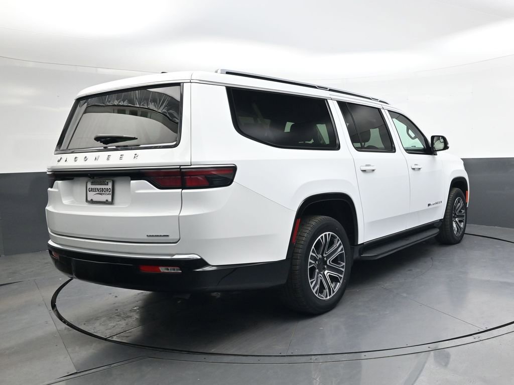 Used 2024 Jeep Wagoneer L Series II w/ Flexible Seating Group image 4