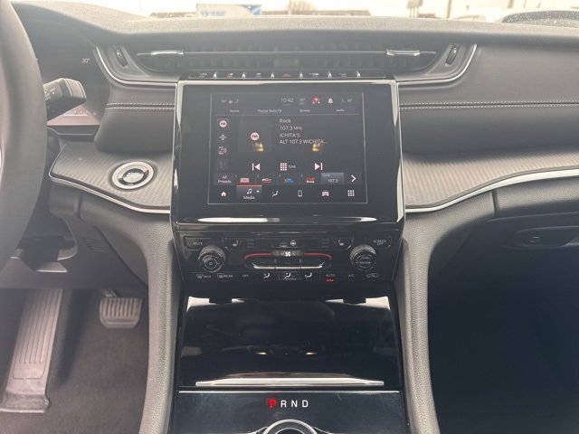 Used 2024 Jeep Grand Cherokee L Laredo image 12