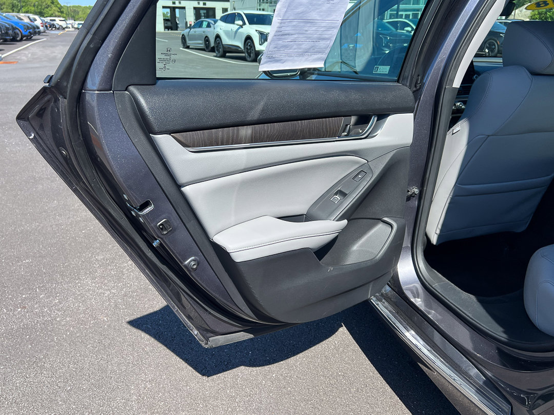 Used 2018 Honda Accord Touring image 25