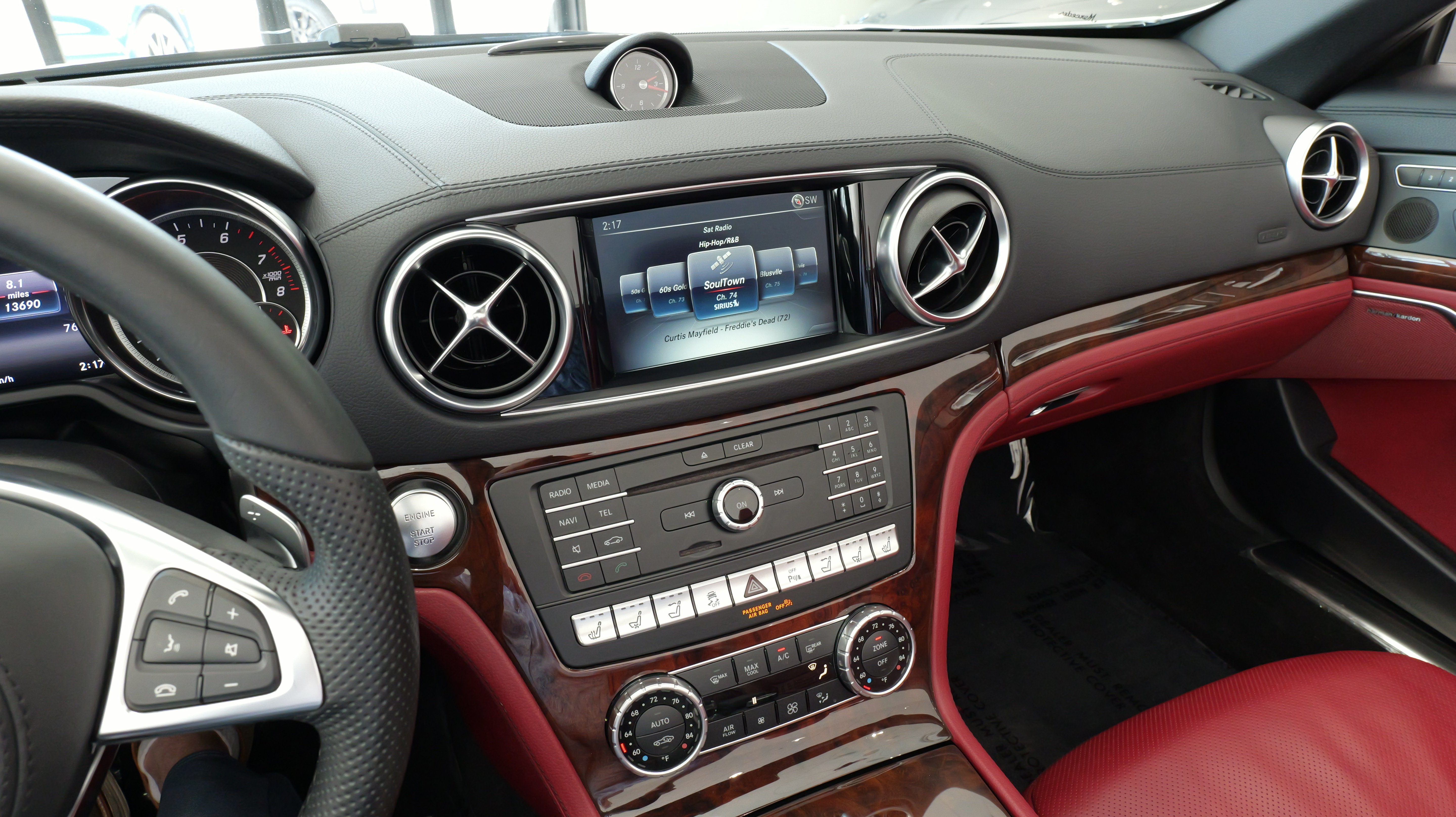 Used 2018 Mercedes-Benz SL 550 image 37