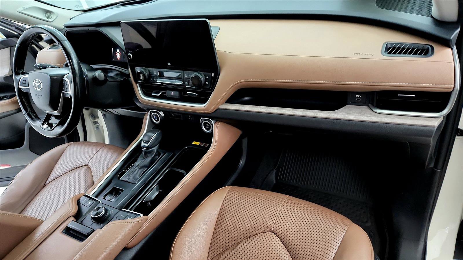 Certified 2024 Toyota Grand Highlander Platinum image 16