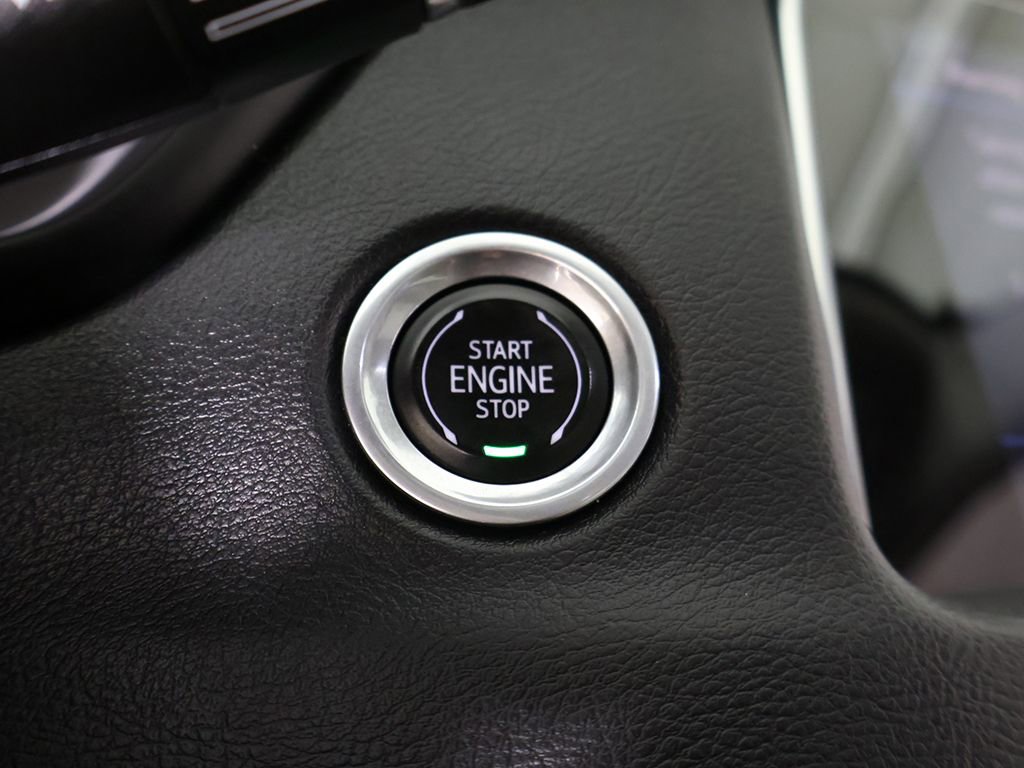 Used 2023 Cadillac XT4 Luxury w/ Cold Weather Package image 43