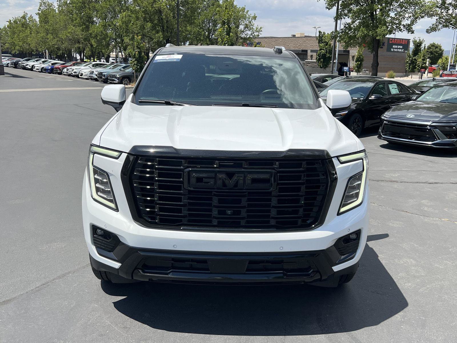 Used 2025 GMC Yukon XL Denali AWD/4WD image 3