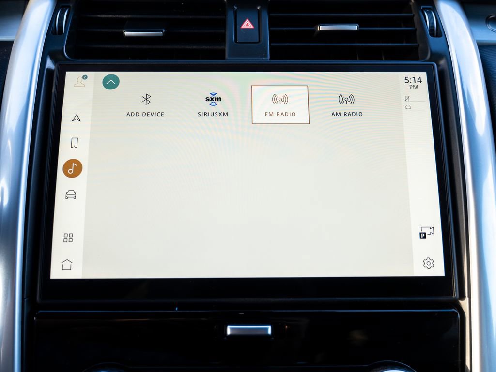 Certified 2024 Land Rover Discovery Dynamic SE image 30