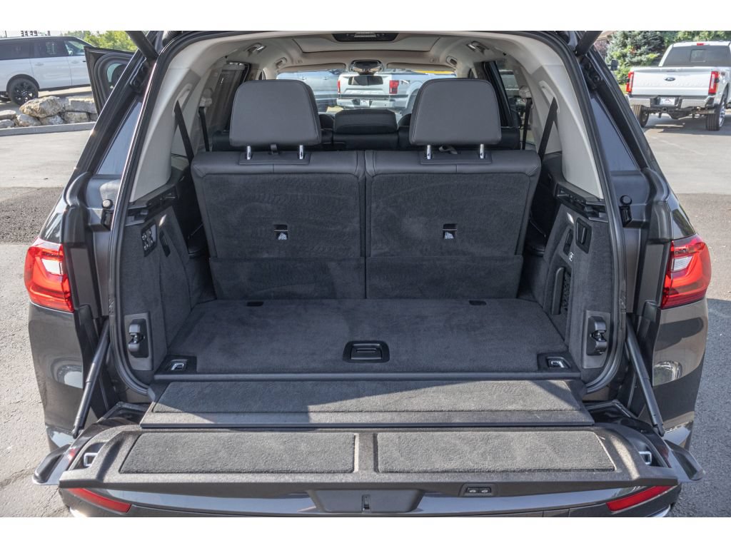 Used 2020 BMW X7 xDrive40i w/ Premium Package AWD/4WD image 10