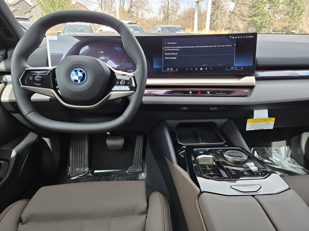 New 2026 BMW i5 eDrive40 w/ Premium Package AWD/4WD image 28