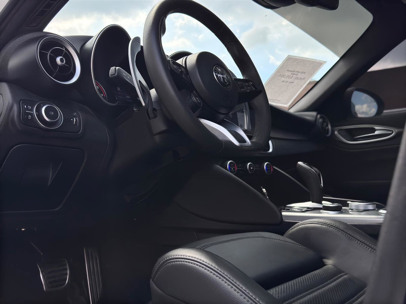 Used 2023 Alfa Romeo Giulia Veloce image 14