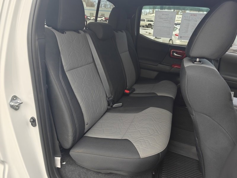 Used 2021 Toyota Tacoma TRD Off-Road image 17