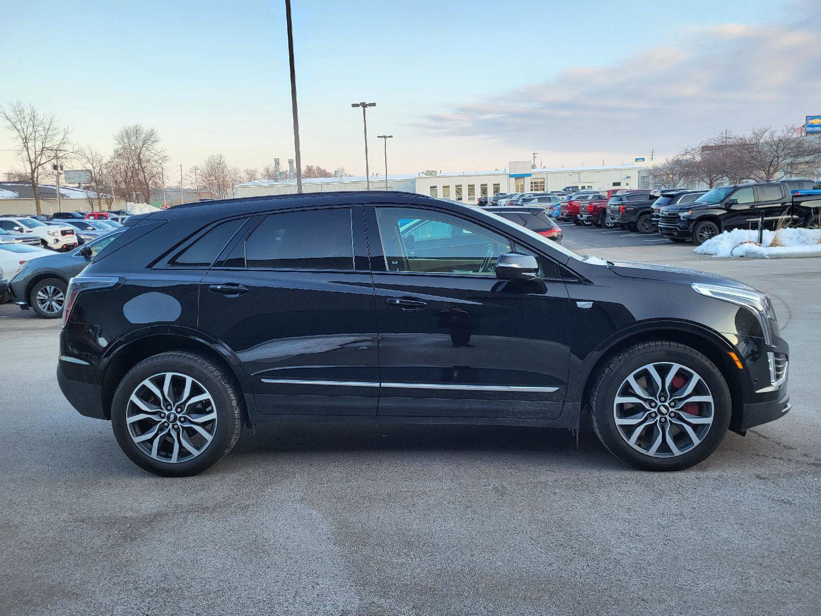 Used 2024 Cadillac XT5 Sportv image 2
