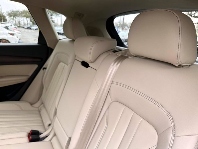 Used 2021 Audi Q5 Premium Plus w/ Premium Plus Package image 15