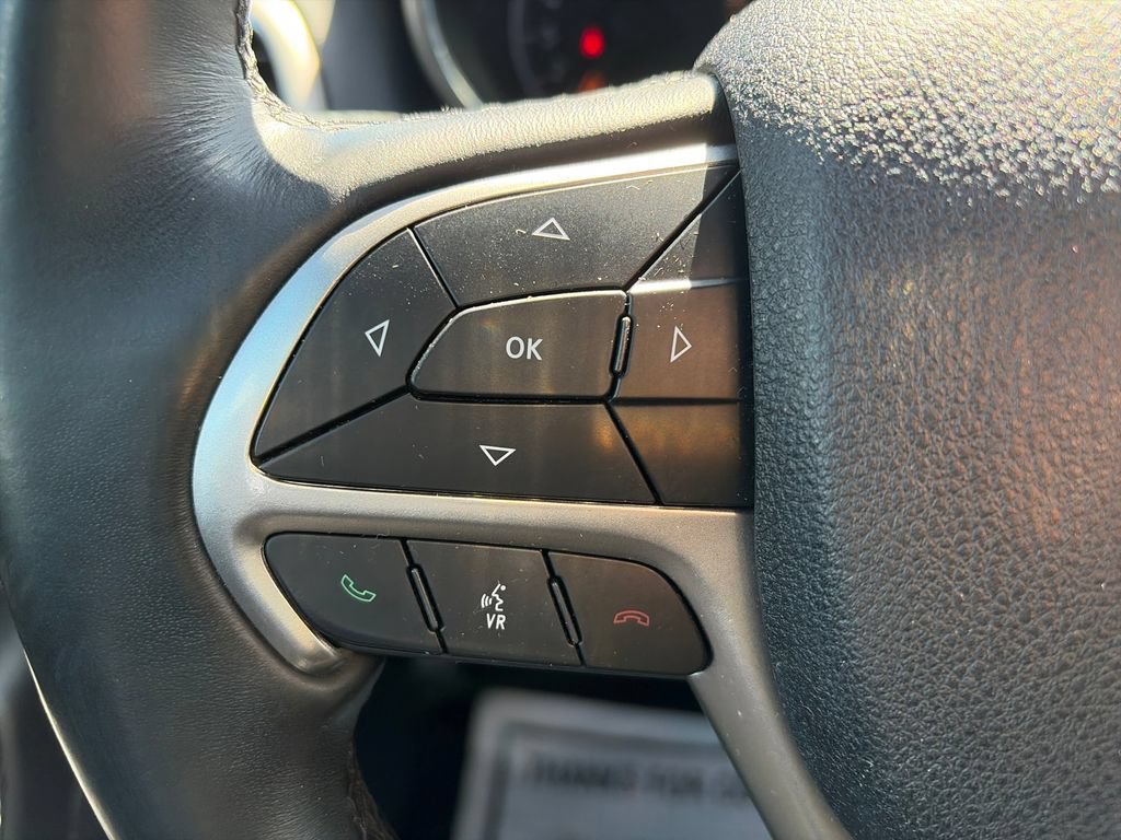 Used 2018 Jeep Grand Cherokee Altitude AWD/4WD image 15