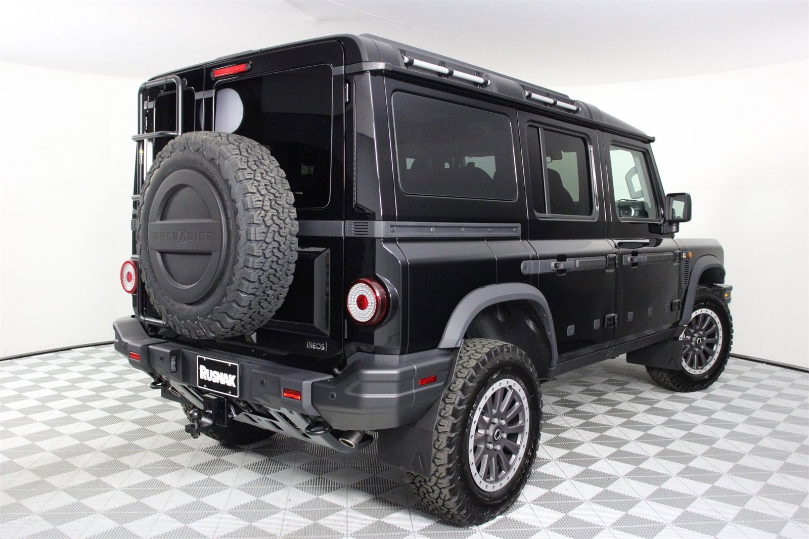 Used 2025 INEOS Grenadier Fieldmaster Edition image 6