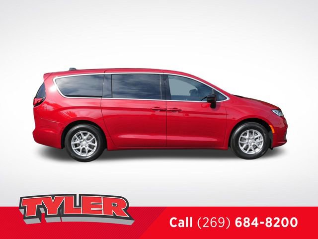 New 2026 Chrysler Pacifica Select FWD image 9