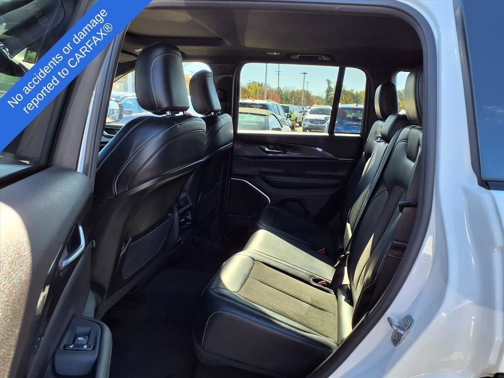 Used 2022 Jeep Grand Cherokee Altitude image 11