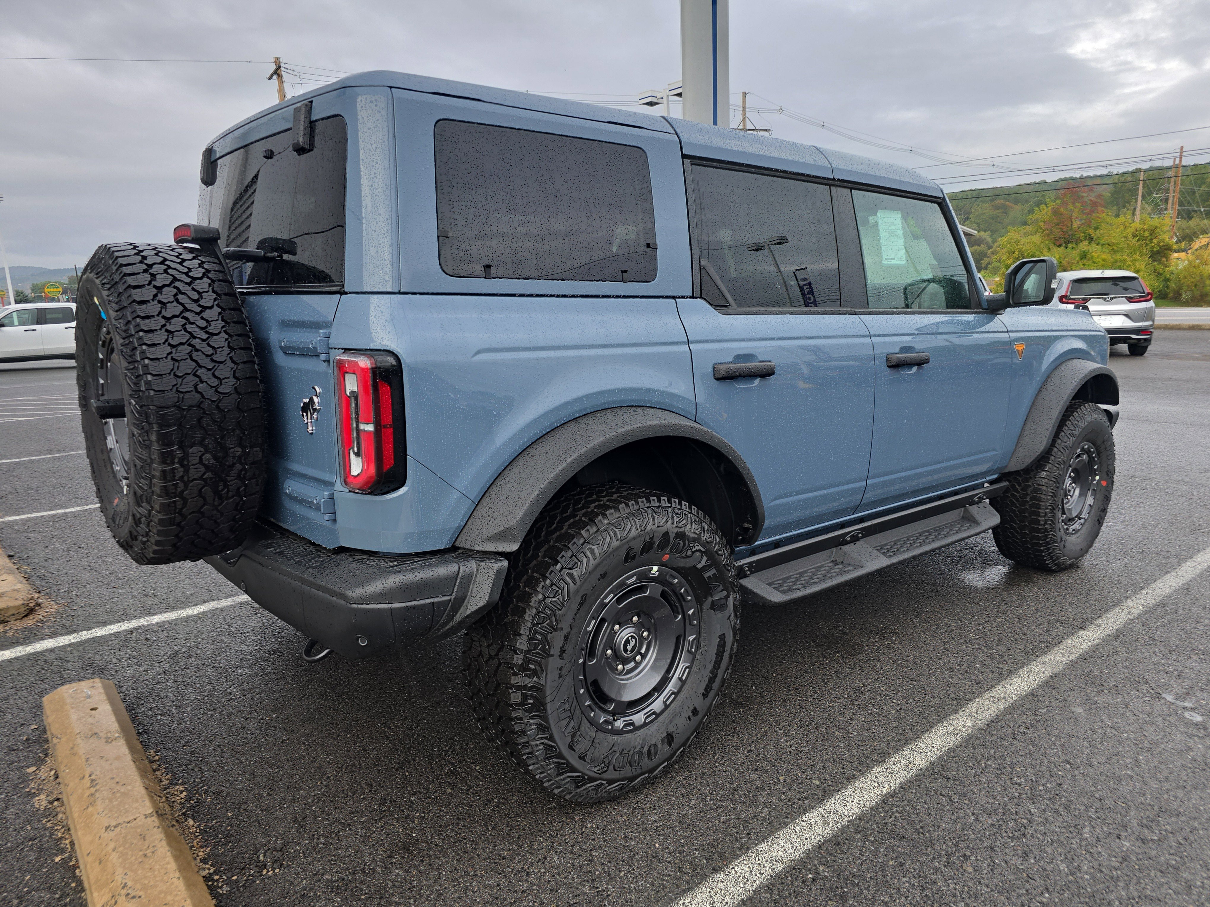 New 2025 Ford Bronco Badlands image 3