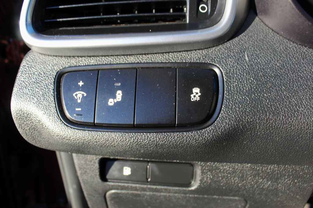 Used 2019 Kia Sorento FWD image 13