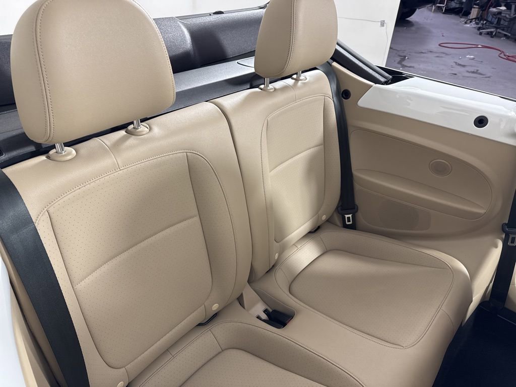Used 2019 Volkswagen Beetle 2.0T S FWD image 23