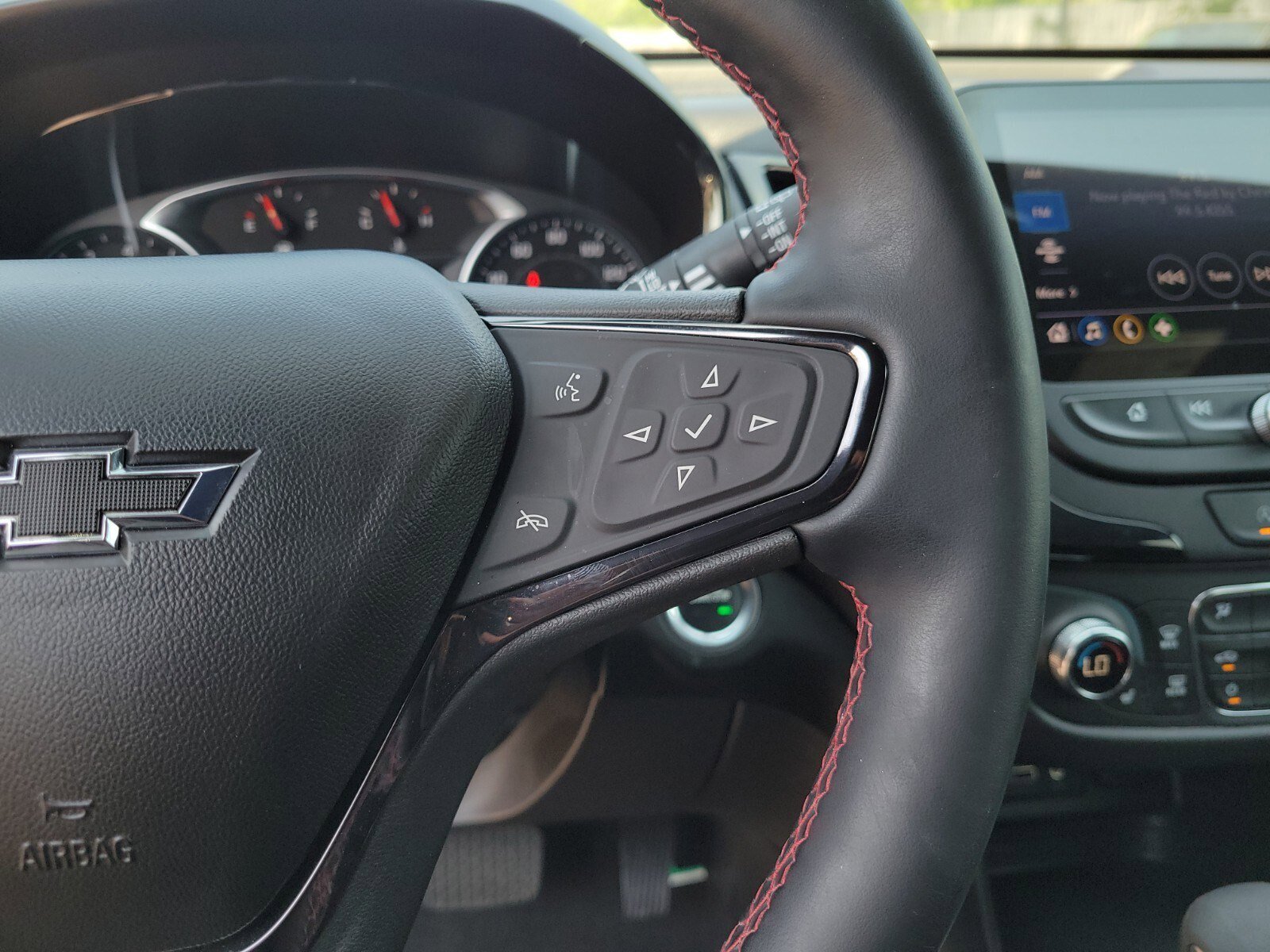 Used 2023 Chevrolet Equinox RS image 29