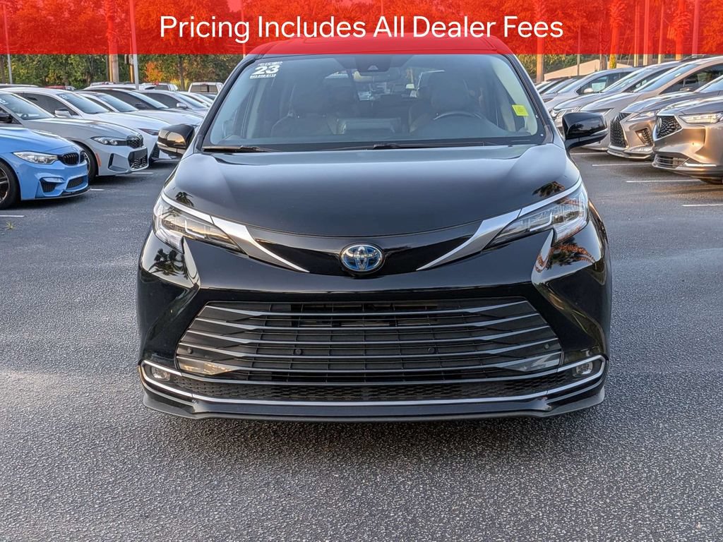 Certified 2023 Toyota Sienna Limited FWD image 10