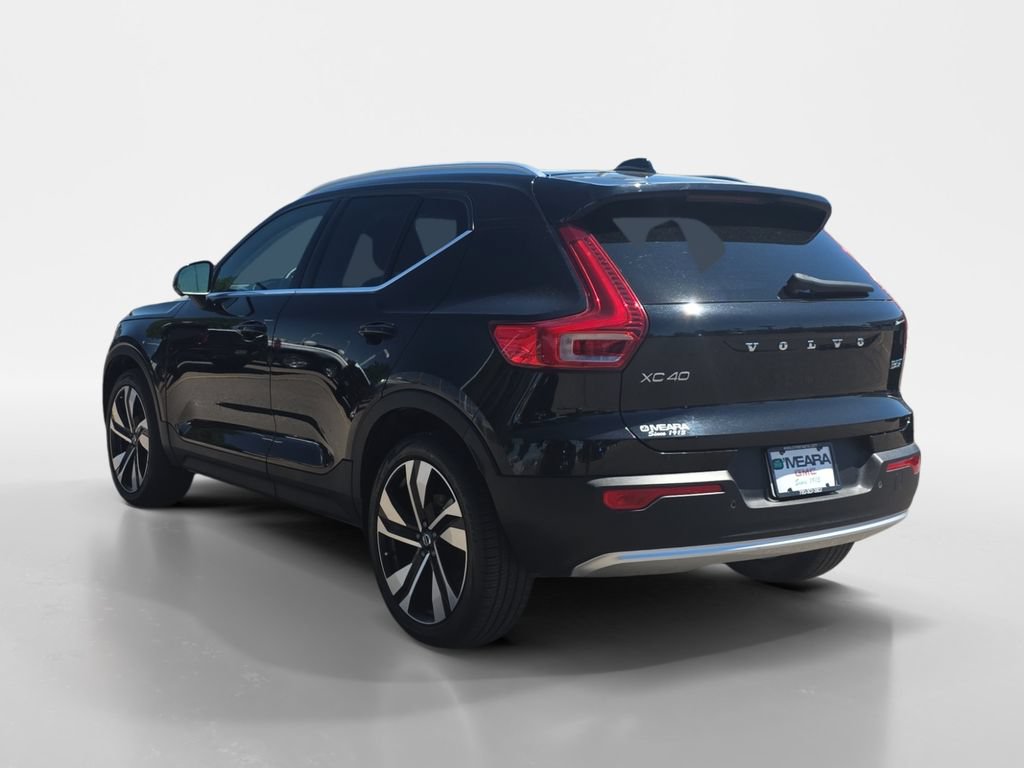 Used 2023 Volvo XC40 B5 Ultimate w/ Climate Package AWD/4WD video 3