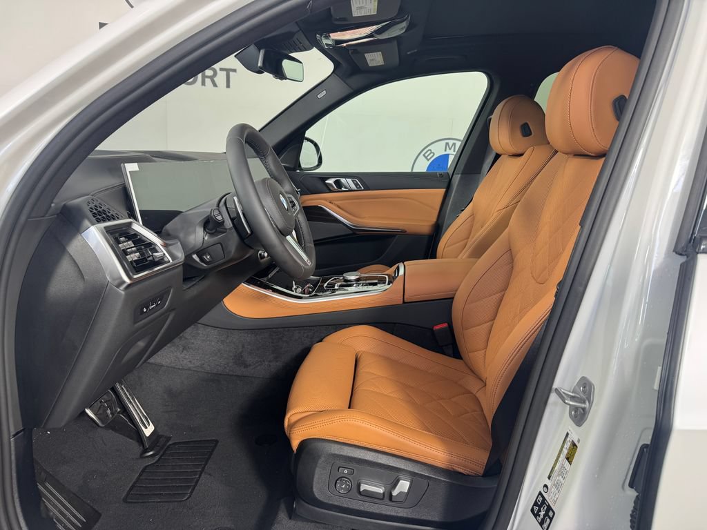 New 2026 BMW X5 xDrive40i w/ M Sport Package AWD/4WD image 2