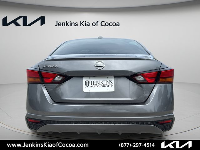 Used 2025 Nissan Altima 2.5 SV FWD image 6