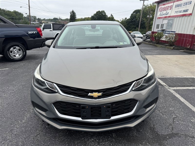 Used 2017 Chevrolet Cruze LT w/ Convenience Package image 3
