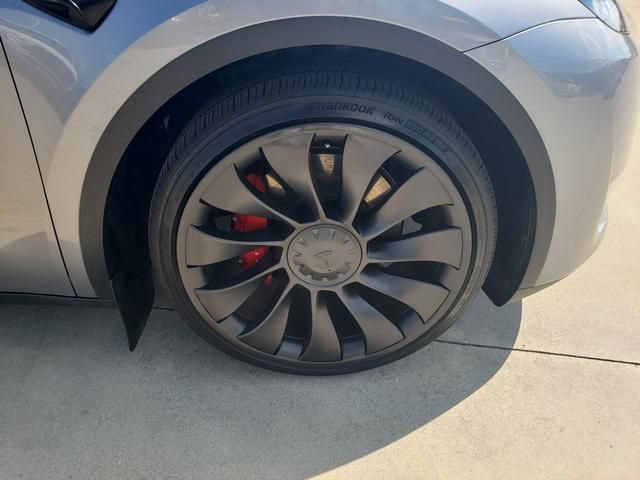 Used 2024 Tesla Model Y Performance AWD/4WD image 28