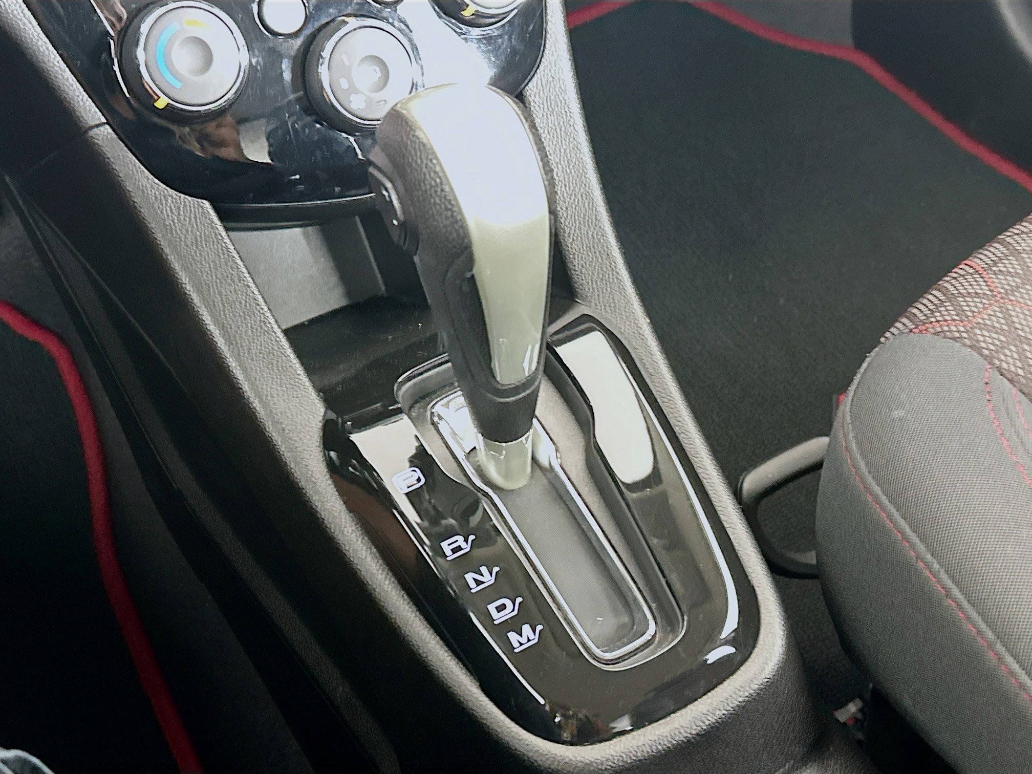 Used 2019 Chevrolet Sonic LT w/ RS Package FWD image 24