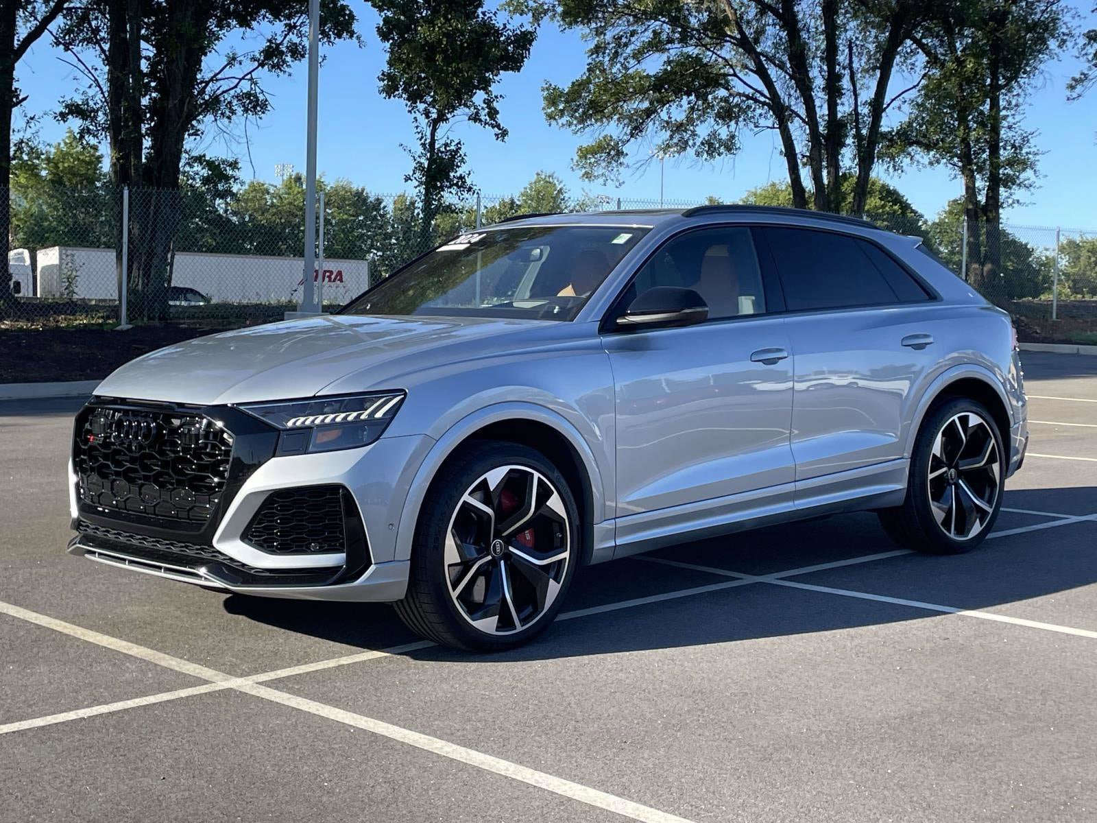 Certified 2024 Audi RS Q8 AWD/4WD image 3