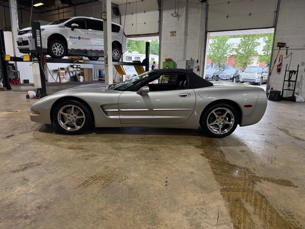 Used 2004 Chevrolet Corvette Convertible w/ Preferred Equipment Group RWD image 4