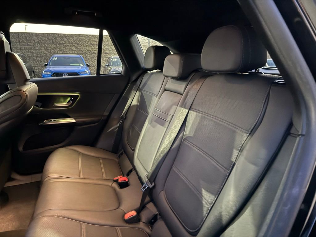 Used 2024 Mercedes-Benz GLC 300 w/ Winter Package image 12