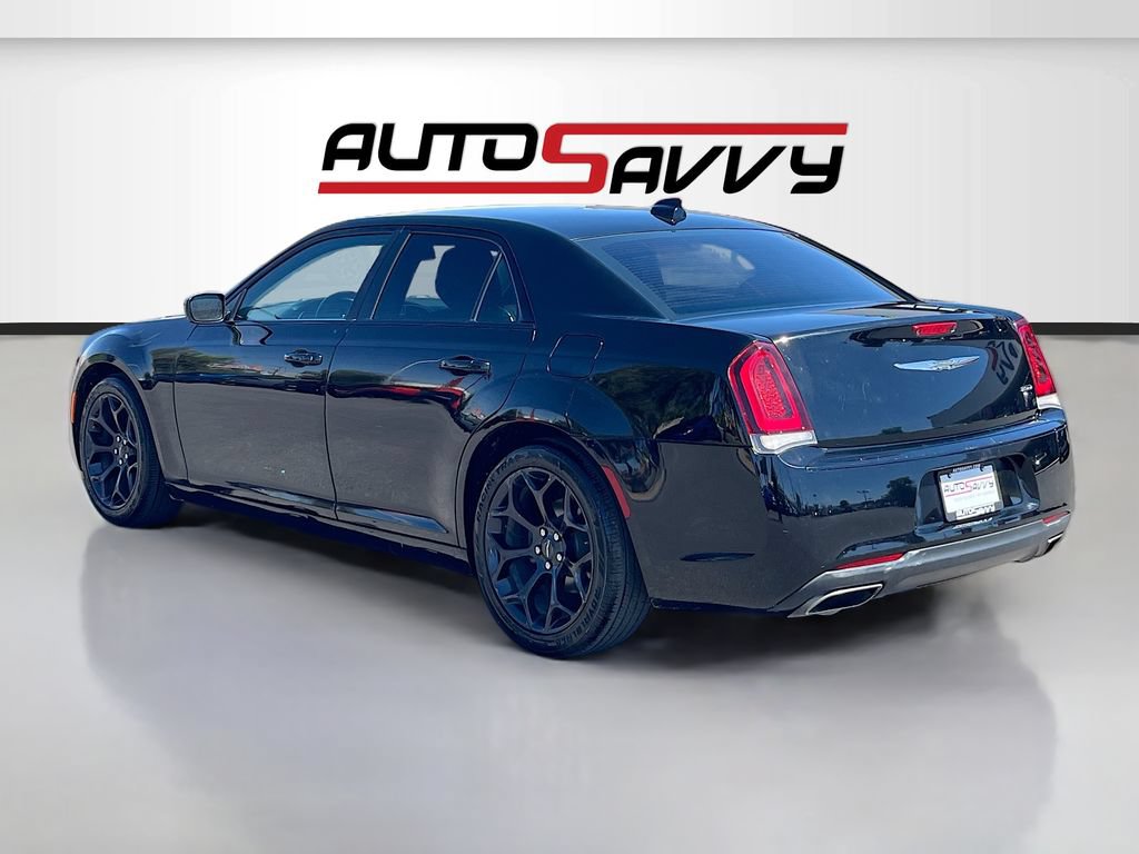 Used 2020 Chrysler 300 Touring w/ Sport Appearance Package RWD image 5