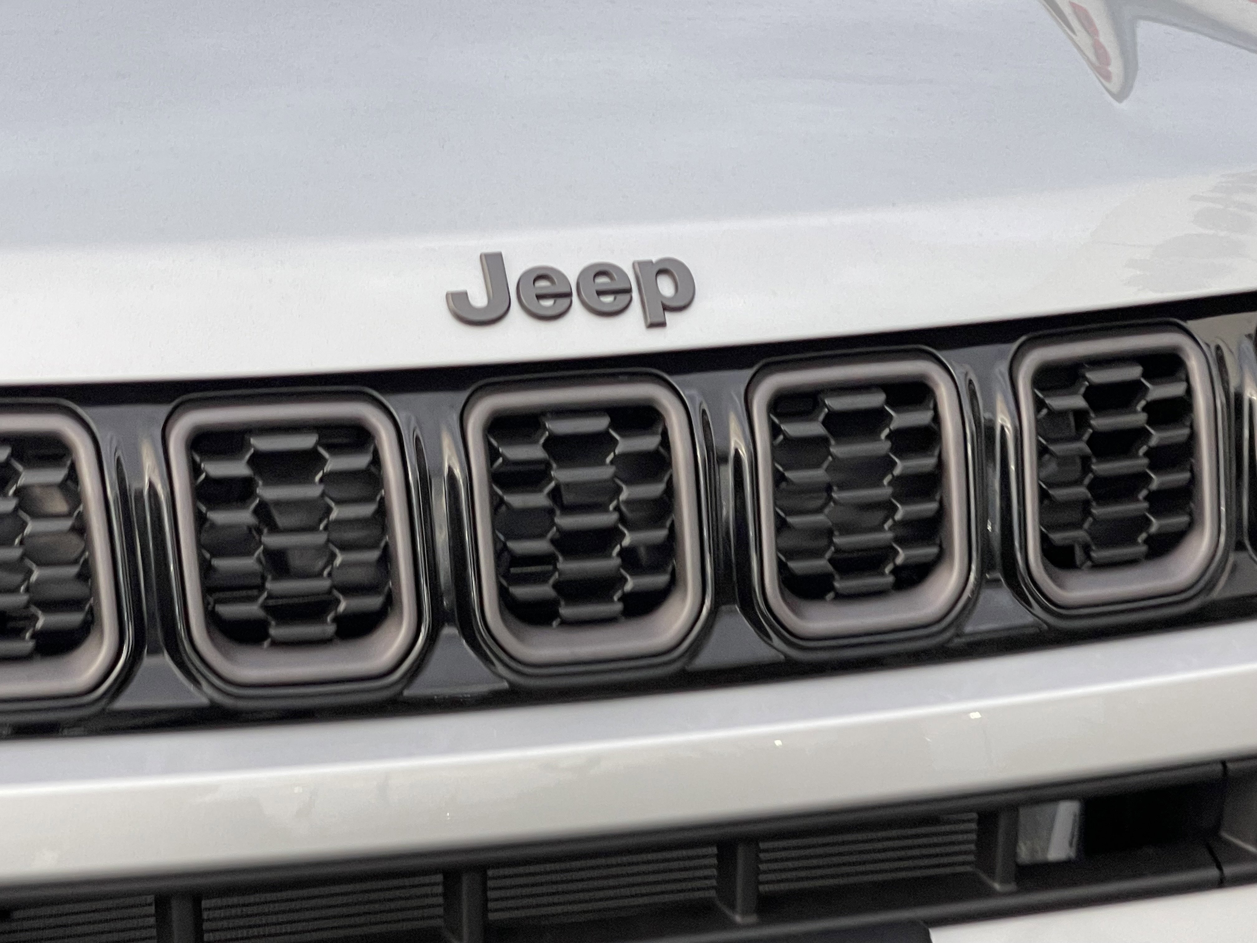 New 2026 Jeep Compass Latitude image 3
