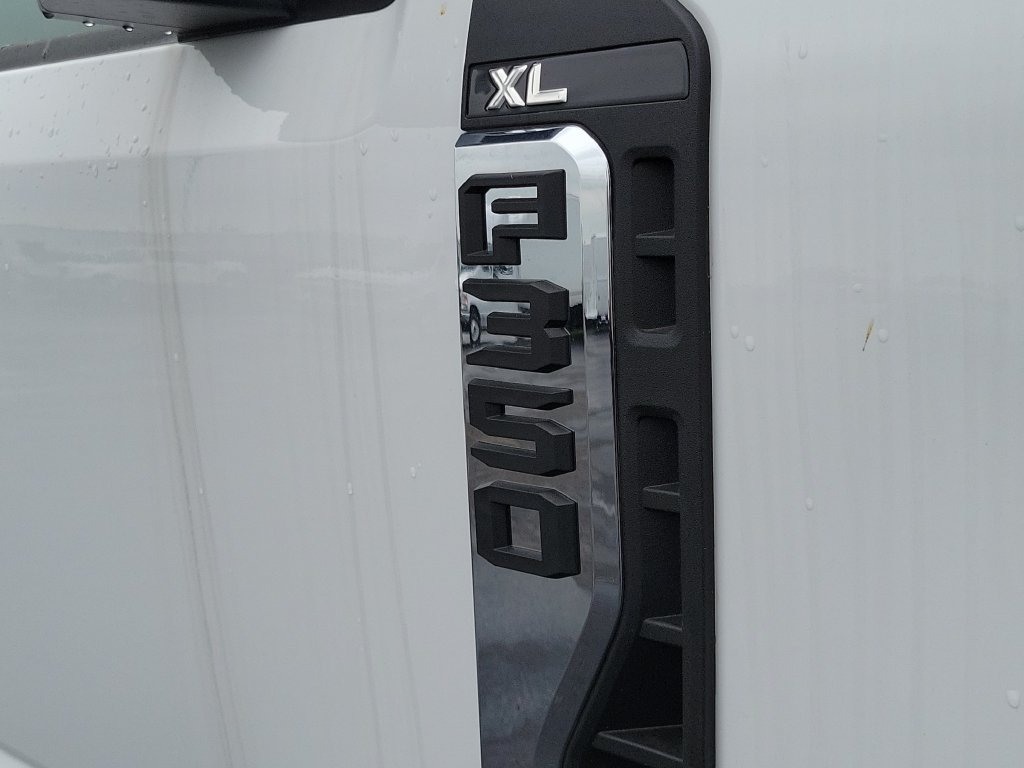 New 2026 Ford F350 XL w/ XL Chrome Package AWD/4WD image 13