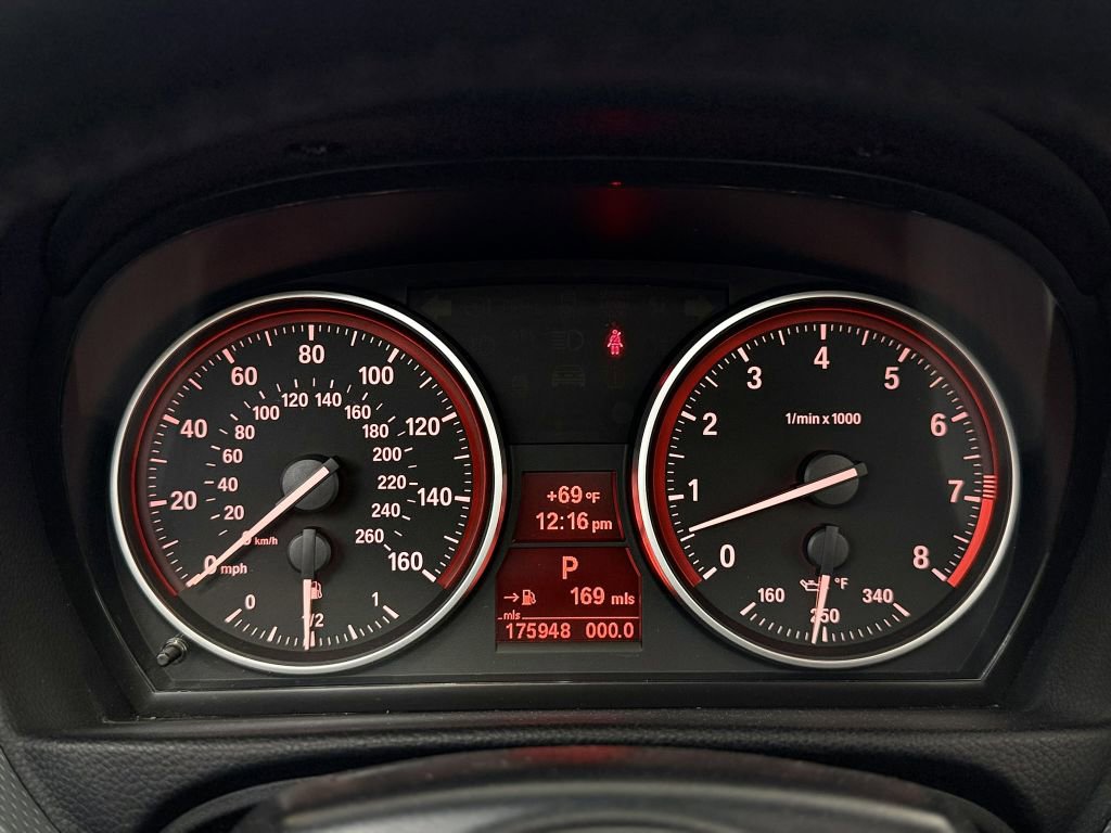 Used 2013 BMW 335i Convertible RWD image 24