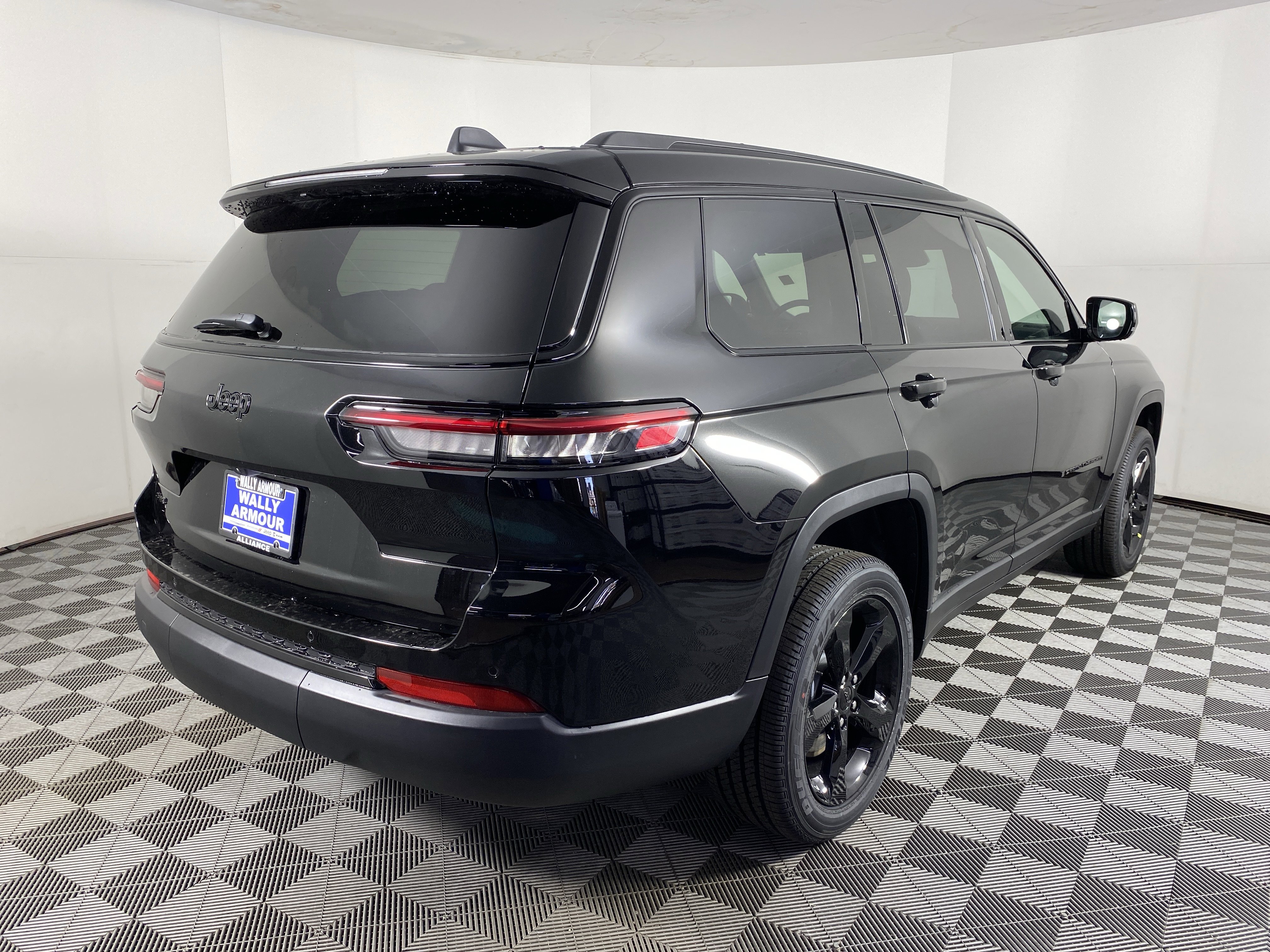 New 2025 Jeep Grand Cherokee L Altitude image 7