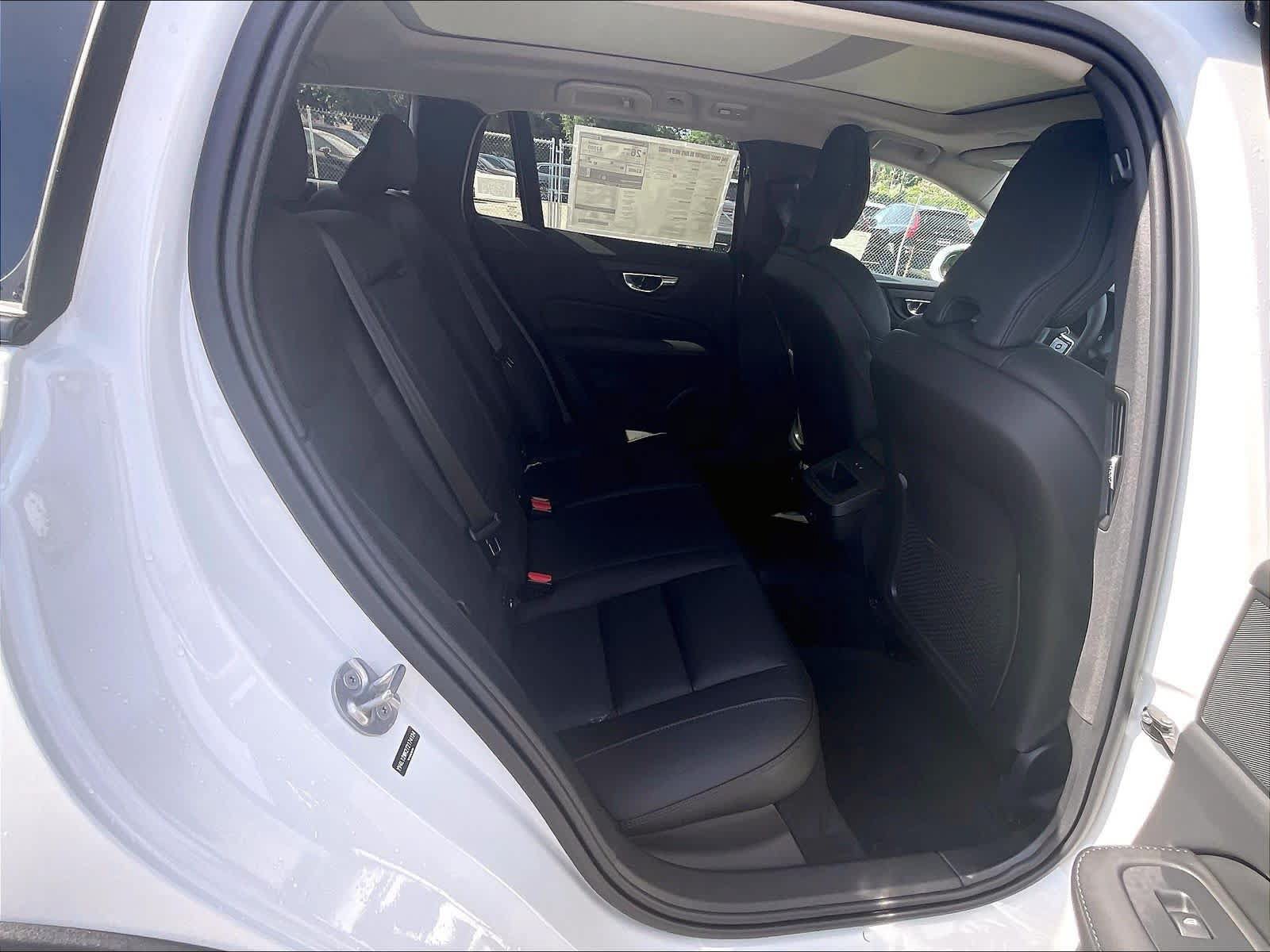 New 2026 Volvo V60 B5 Cross Country Plus w/ Protection Package Premier AWD/4WD image 27