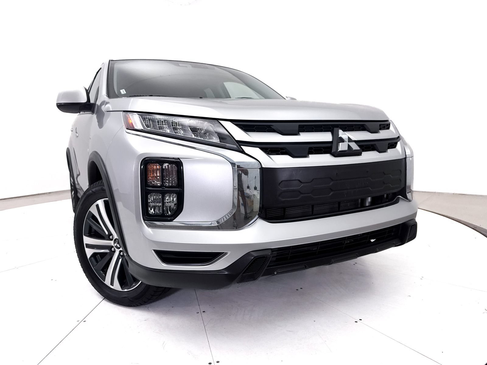 Used 2024 Mitsubishi Outlander Sport ES AWD/4WD image 5